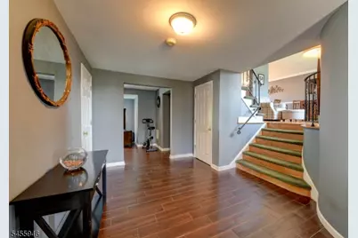 1 Evelyn Pl, Pequannock Township, NJ 07444 - Photo 5