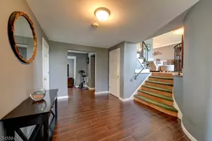 1 Evelyn Pl, Pequannock Township, NJ 07444 - Photo 5