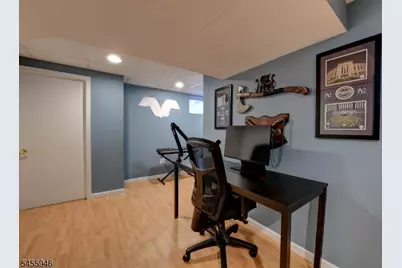 1 Evelyn Pl, Pequannock Township, NJ 07444 - Photo 21