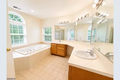 23 Liberty Ridge Rd, Bernards Township, NJ 07920 - Photo 9