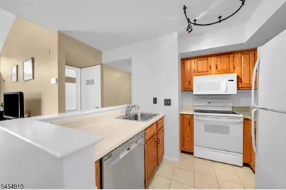 70 Sage Court, Bedminster Township, NJ 07921 - Photo 7