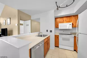 70 Sage Ct, Bedminster Township, NJ 07921 - Photo 7