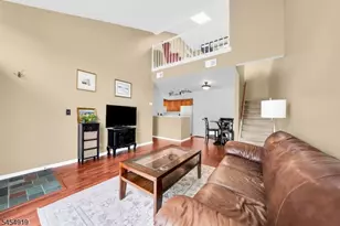 70 Sage Ct, Bedminster Township, NJ 07921 - Photo 3