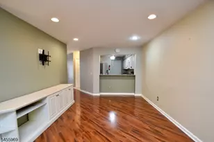 7 Pine Hollow Ct, Jefferson Township, NJ 07438 - Photo 5