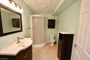 7 Pine Hollow Ct, Jefferson Township, NJ 07438 - Photo 15