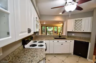 7 Pine Hollow Ct, Jefferson Township, NJ 07438 - Photo 9
