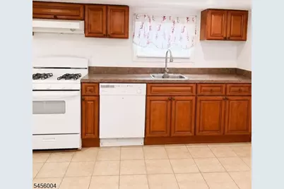 233 Jackson Ave, Hackensack, NJ 07601 - Photo 3
