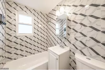 33-35 Adams St #1, Newark, NJ 07105 - Photo 23