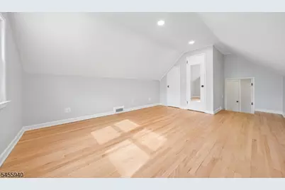 529 Richfield Avenue, Kenilworth, NJ 07033 - Photo 11