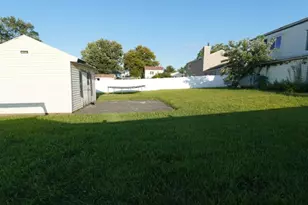 408 Jennifer Ln, Monroe Township, NJ 08094 - Photo 3