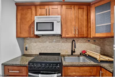 60 Parkway Dr #4JJ, East Orange, NJ 07017 - Photo 7
