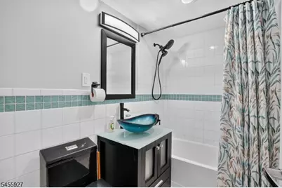 60 Parkway Dr #4JJ, East Orange, NJ 07017 - Photo 9