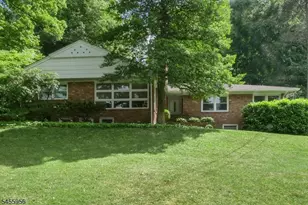 31 Sheffield Rd, Summit, NJ 07901 - Photo 1