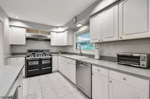 31 Sheffield Rd, Summit, NJ 07901 - Photo 7