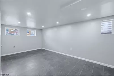 66 Halstead St, Newark, NJ 07106 - Photo 11