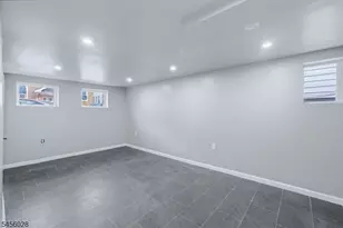 66 Halstead St, Newark, NJ 07106 - Photo 11