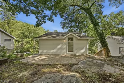 14 Cabin Spring Trl, Byram Township, NJ 07821 - Photo 7