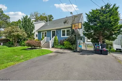 122 Maplewood Ave, Wayne, NJ 07470 - Photo 3