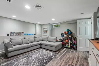 122 Maplewood Ave, Wayne, NJ 07470 - Photo 21