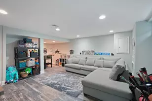 122 Maplewood Ave, Wayne, NJ 07470 - Photo 25