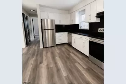 59 Pier Ln, Fairfield, NJ 07004 - Photo 5