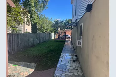 193.5 Hillside Ave, Newark, NJ 07108 - Photo 5