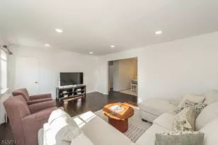 15 Wedgewood Dr, Verona, NJ 07044 - Photo 3