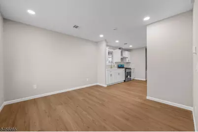 26 Major St, Clifton, NJ 07013 - Photo 3