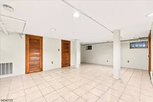 178 Walnut St, Livingston, NJ 07039 - Photo 21