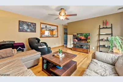 56 Hillcrest Ave, Woodland Park, NJ 07424 - Photo 5