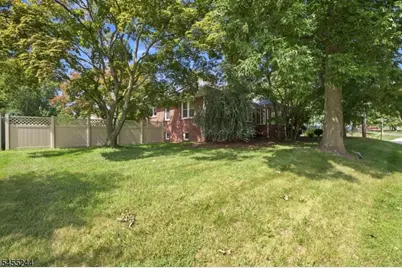133 Warrenville Rd, Green Brook Township, NJ 08812 - Photo 27