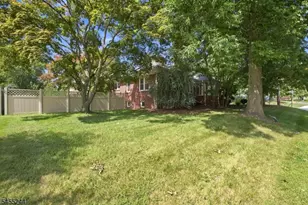 133 Warrenville Rd, Green Brook Township, NJ 08812 - Photo 27
