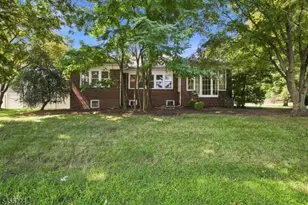 133 Warrenville Rd, Green Brook Township, NJ 08812 - Photo 25