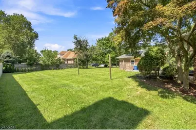 133 Warrenville Rd, Green Brook Township, NJ 08812 - Photo 29