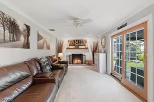 21 Tuscan Pl, East Hanover Township, NJ 07936 - Photo 9
