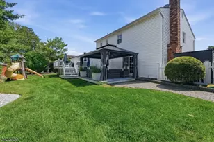 21 Tuscan Pl, East Hanover Township, NJ 07936 - Photo 39