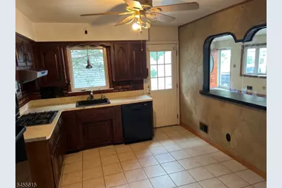 301 New York Ave, Clark Township, NJ 07066 - Photo 7