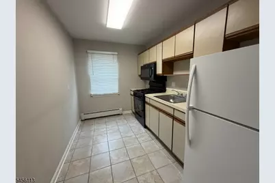 54 Knox Ter #1B, Wayne, NJ 07470 - Photo 3