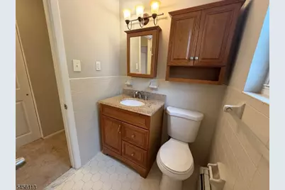 54 Knox Ter #1B, Wayne, NJ 07470 - Photo 9