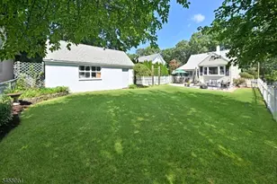 160 Rock Rd, Hawthorne, NJ 07506 - Photo 25