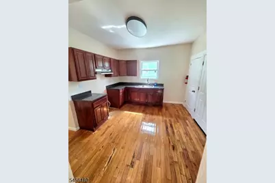 1035 Hunterdon St, Newark, NJ 07112 - Photo 7