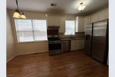 10 Park Sq, Metuchen, NJ 08840 - Photo 3
