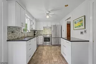 1015 Sleepy Hollow Ln, Plainfield, NJ 07060 - Photo 11
