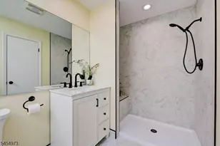 226 Crescenzi Ct, West Orange Township, NJ 07052 - Photo 17