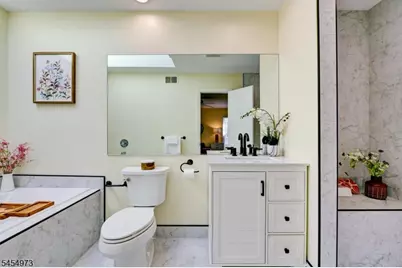 226 Crescenzi Ct, West Orange Township, NJ 07052 - Photo 15