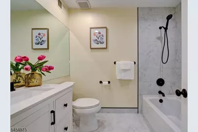 226 Crescenzi Ct, West Orange Township, NJ 07052 - Photo 21