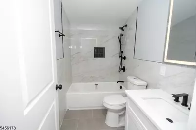 415 E 4th Ave, Roselle, NJ 07203 - Photo 21