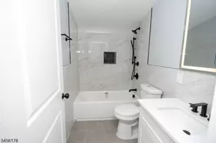 415 E 4th Ave, Roselle, NJ 07203 - Photo 21