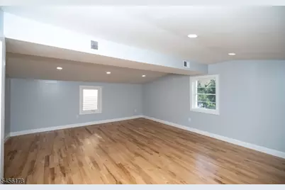 415 E 4th Ave, Roselle, NJ 07203 - Photo 19