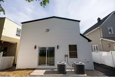 415 E 4th Ave, Roselle, NJ 07203 - Photo 15